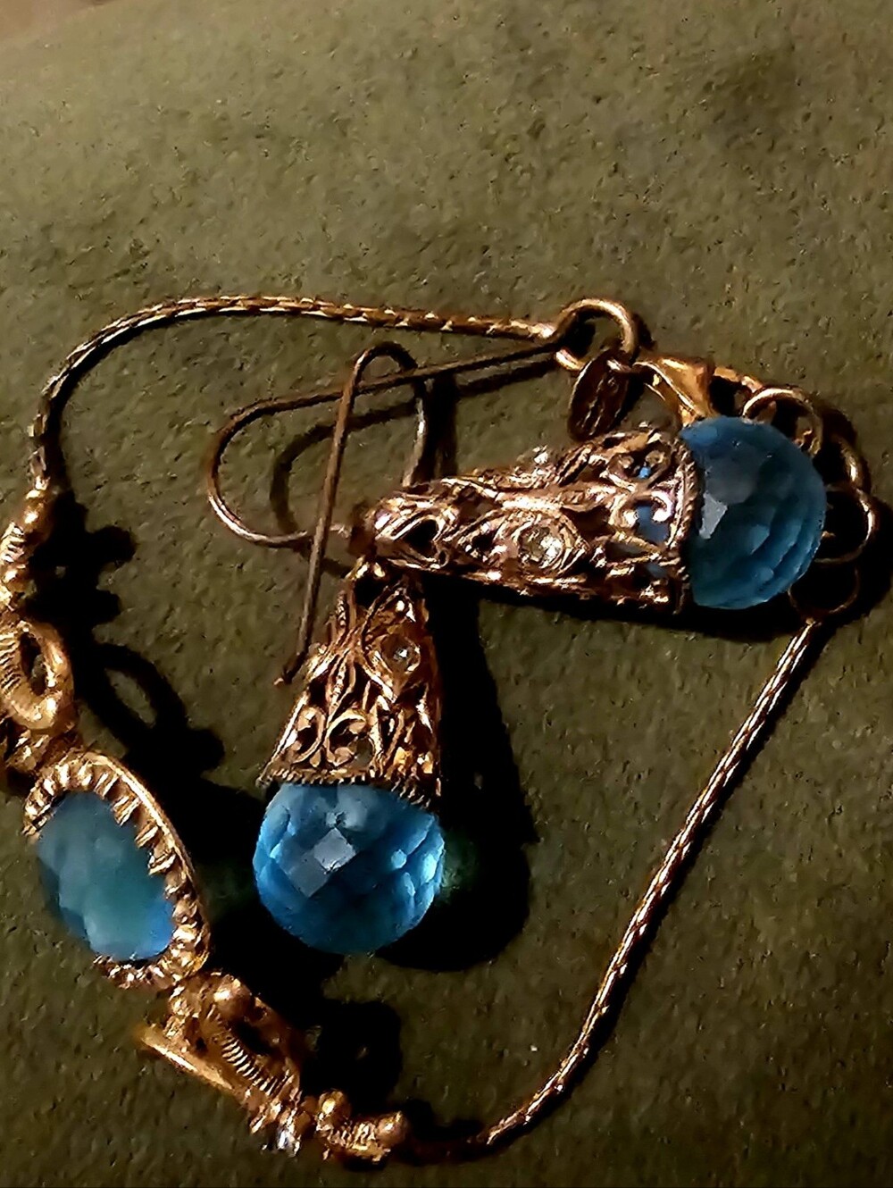 Vintage italy bronze dyadema blue Crystal Bracelet &Earring Set Gold-Tone